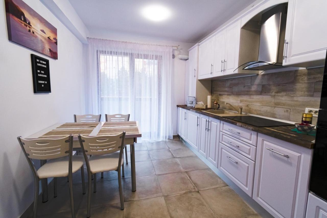 Transylvanian Apt. W/ Lrg. Terrace And Parking - Karpatenhaus Braşov Dış mekan fotoğraf